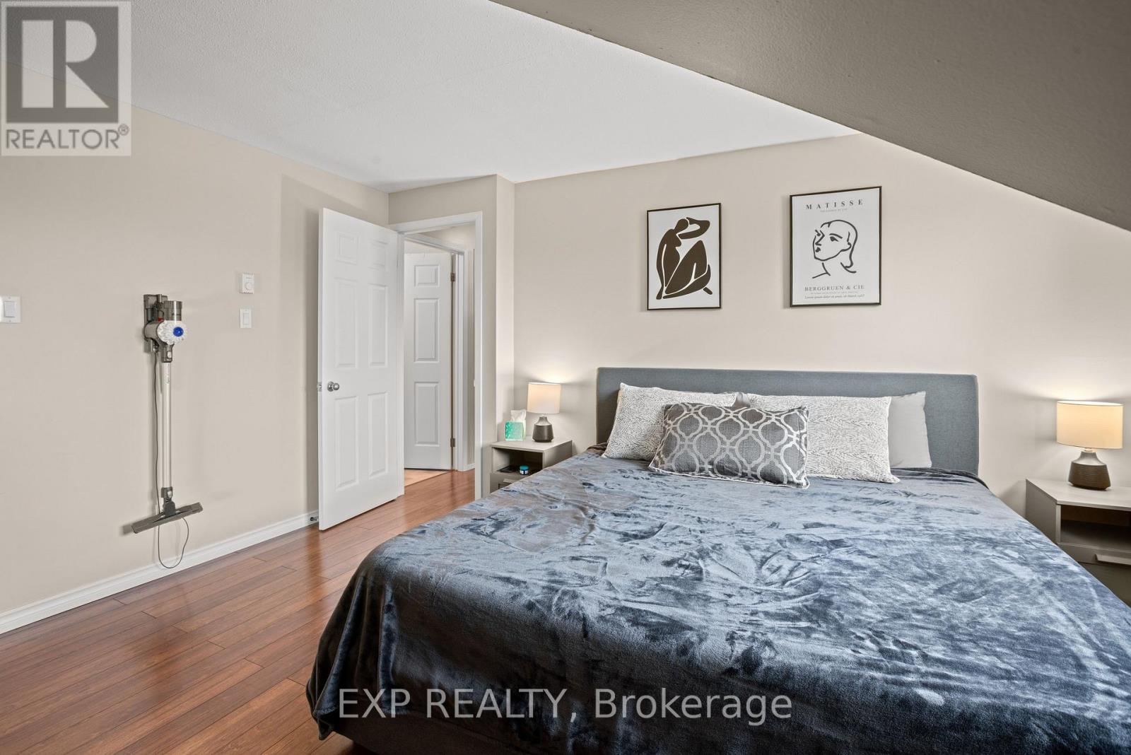 Photo 30 of 77 B 754 St Andre Drive, Ottawa ON
