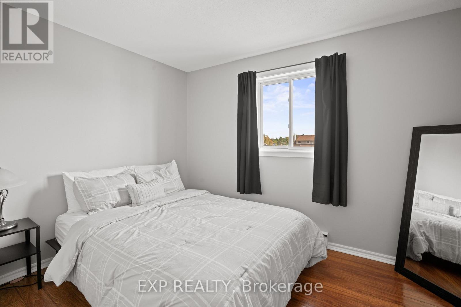 Photo 31 of 77 B 754 St Andre Drive, Ottawa ON