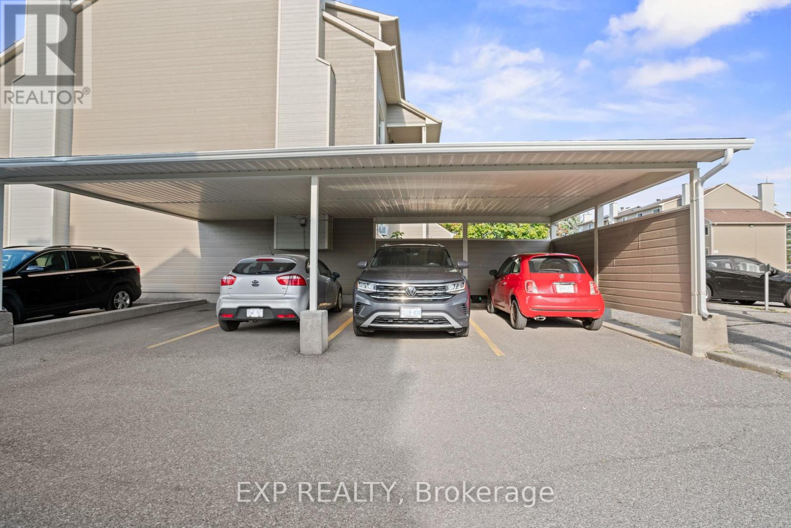 Photo 34 of 77 B 754 St Andre Drive, Ottawa ON