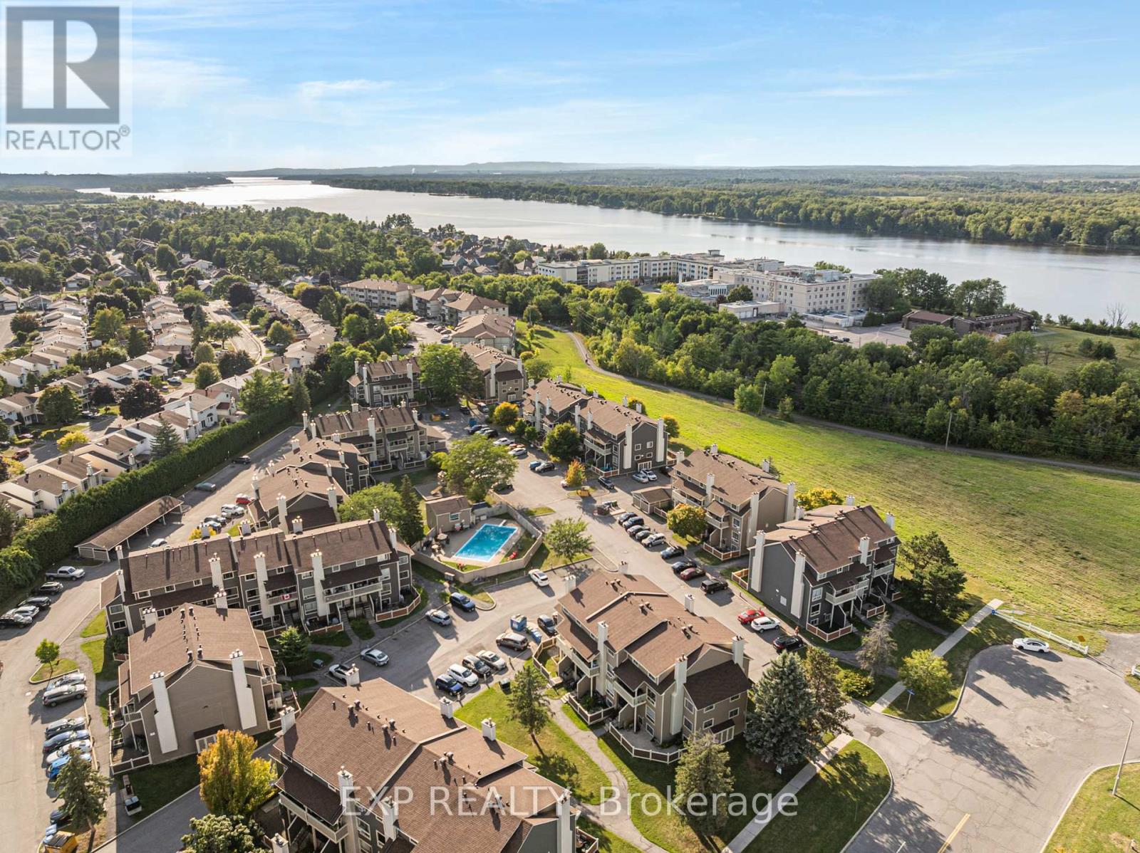 Photo 36 of 77 B 754 St Andre Drive, Ottawa ON