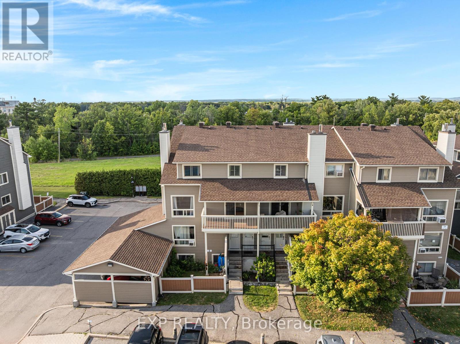 Photo 4 of 77 B 754 St Andre Drive, Ottawa ON