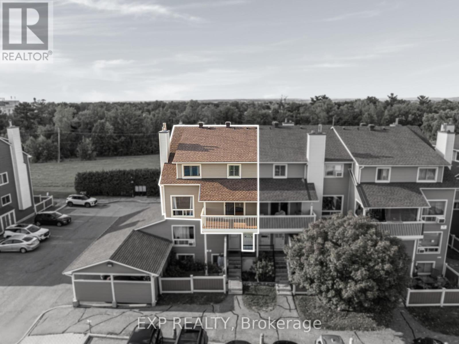 Photo 5 of 77 B 754 St Andre Drive, Ottawa ON