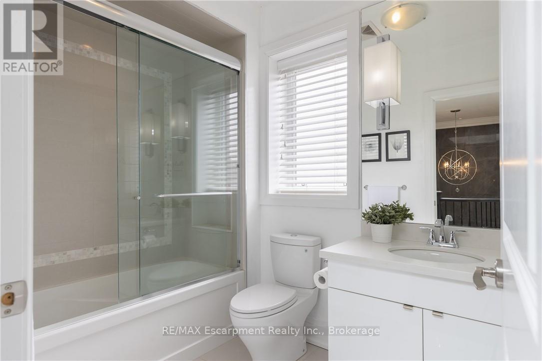 Photo 24 of 82 Brant Street, Oakville ON