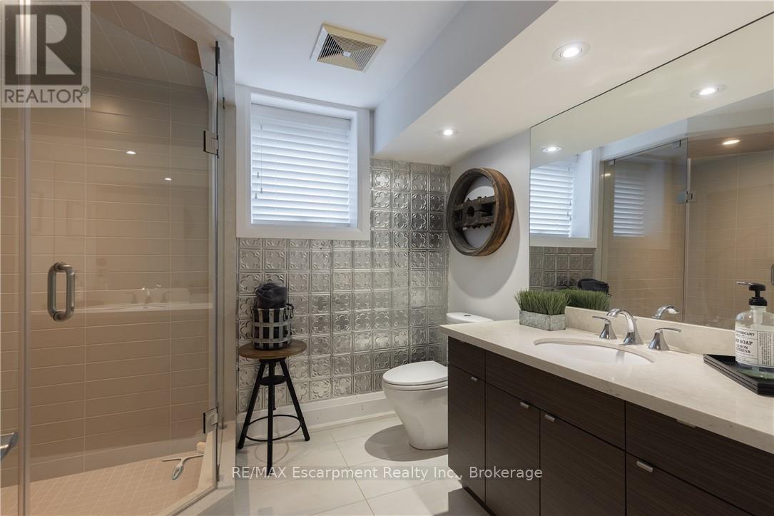 Photo 29 of 82 Brant Street, Oakville ON