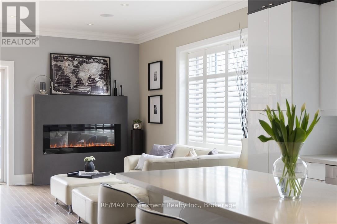 Photo 6 of 82 Brant Street, Oakville ON