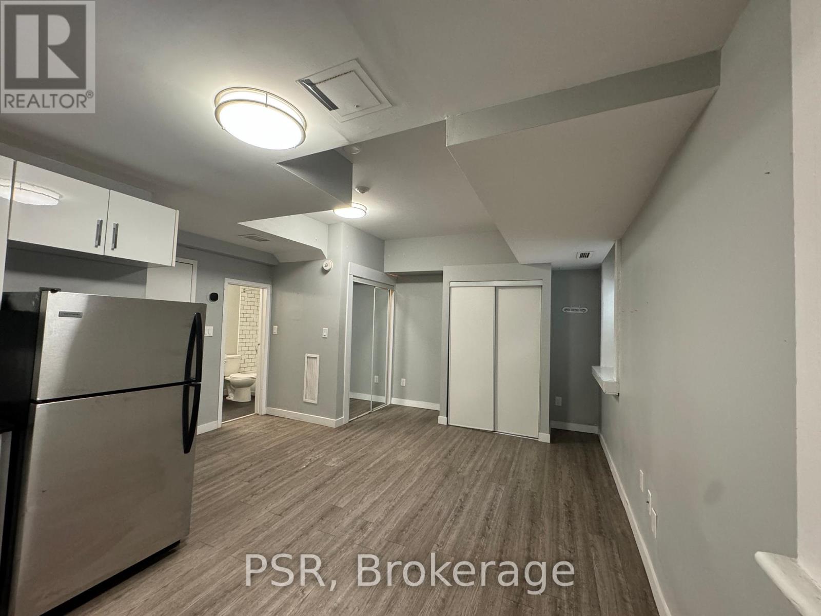 Photo 4 of 1 205 Gerrard Street E, Toronto ON