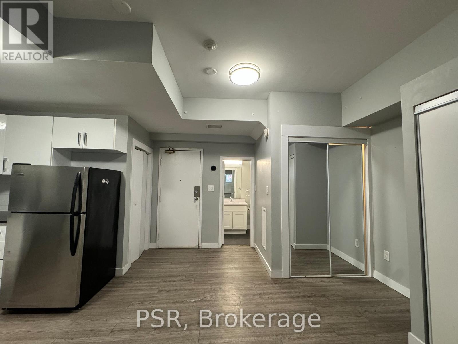 Photo 6 of 1 205 Gerrard Street E, Toronto ON