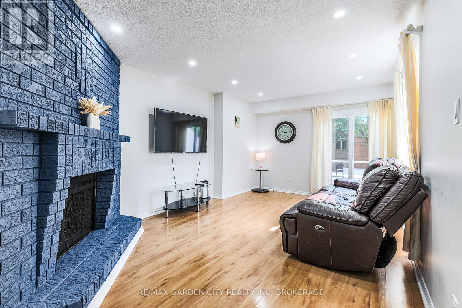 Photo 5 of 1172 Kos Boulevard, Mississauga ON