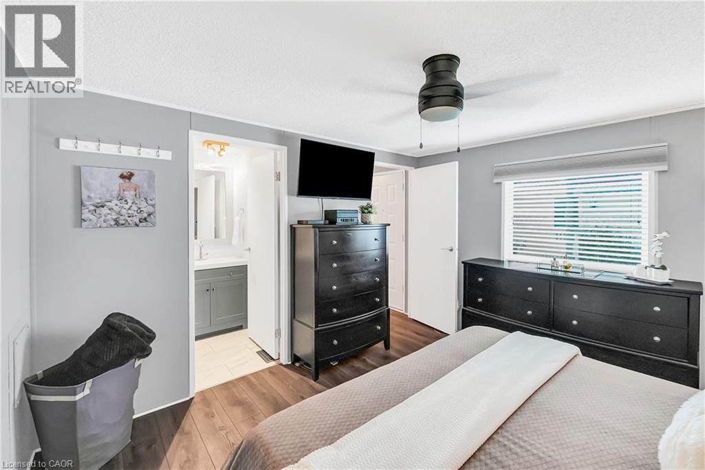 Photo 10 of 4575 Rebecca Lane, Beamsville ON