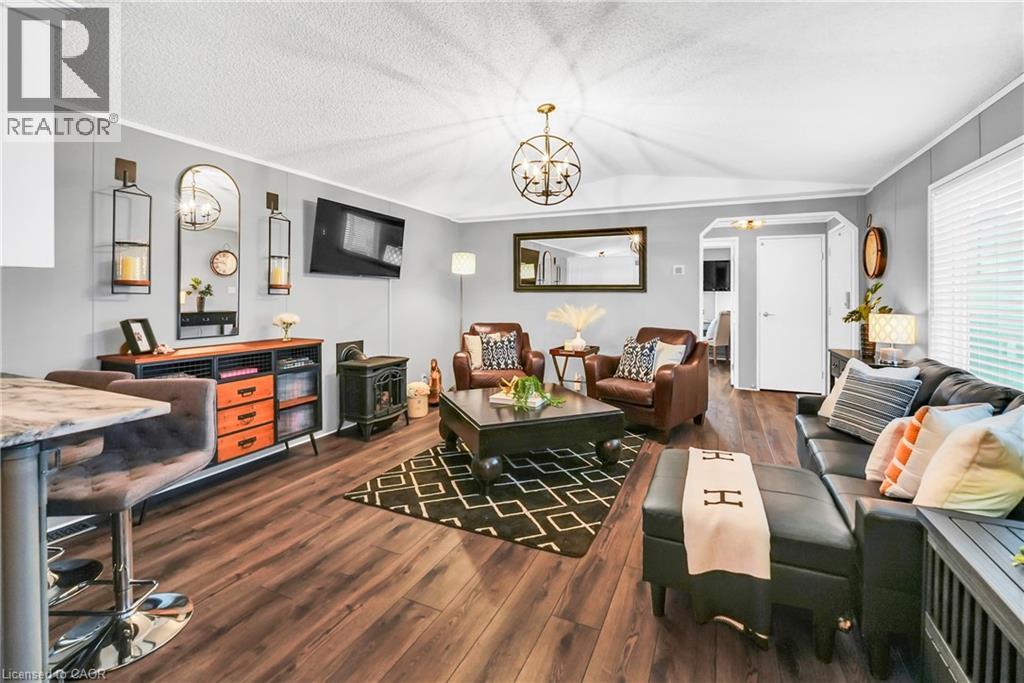 Photo 5 of 4575 Rebecca Lane, Beamsville ON