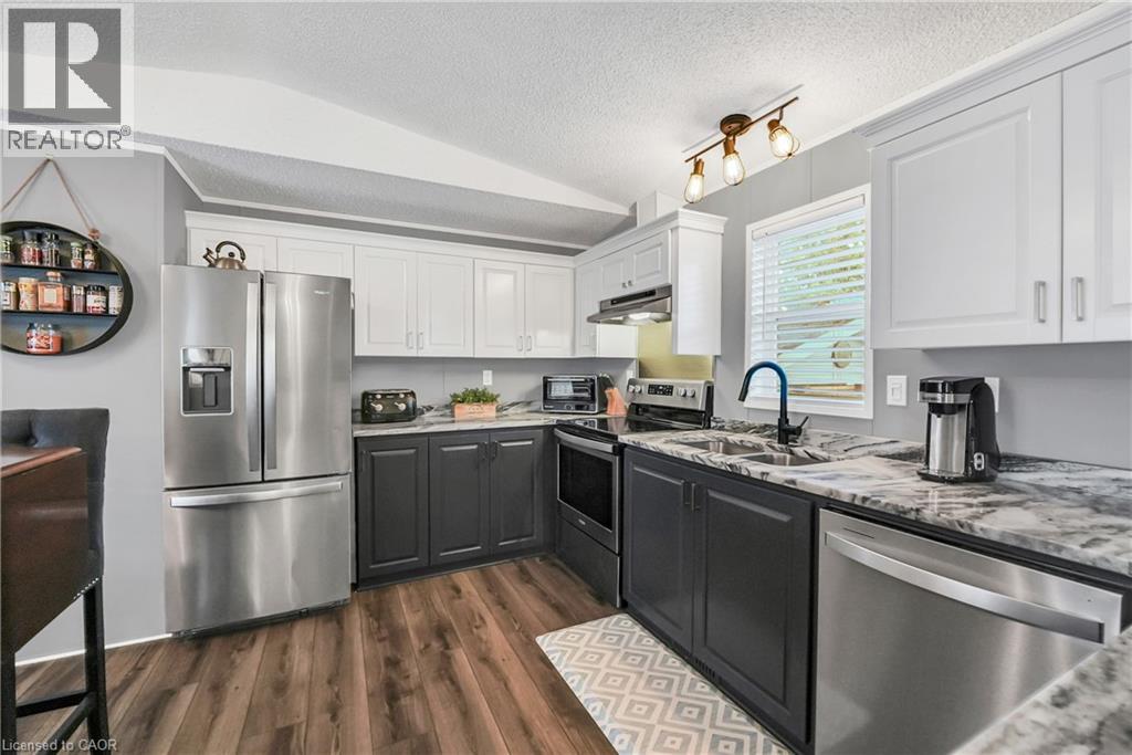 Photo 7 of 4575 Rebecca Lane, Beamsville ON