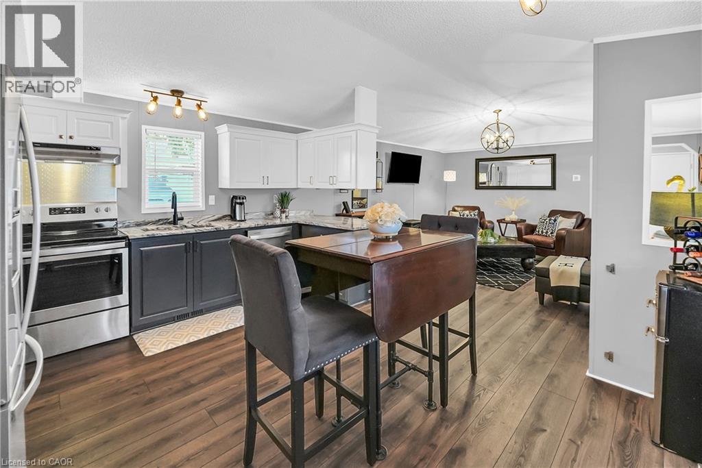 Photo 8 of 4575 Rebecca Lane, Beamsville ON