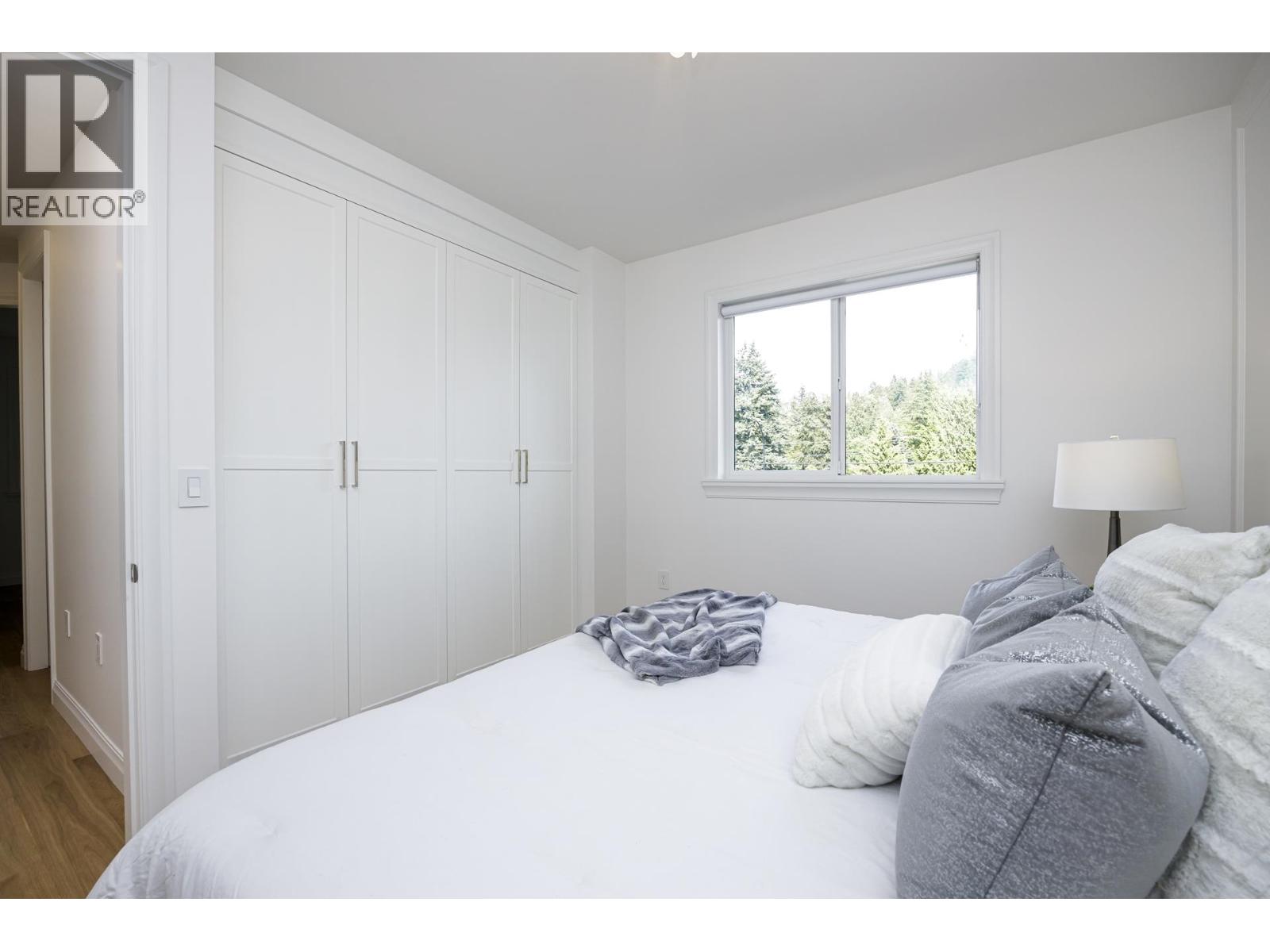 Photo 27 of 259 E 23rd Street, North Vancouver BC
