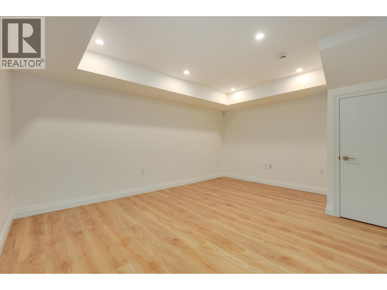 Photo 32 of 259 E 23rd Street, North Vancouver BC