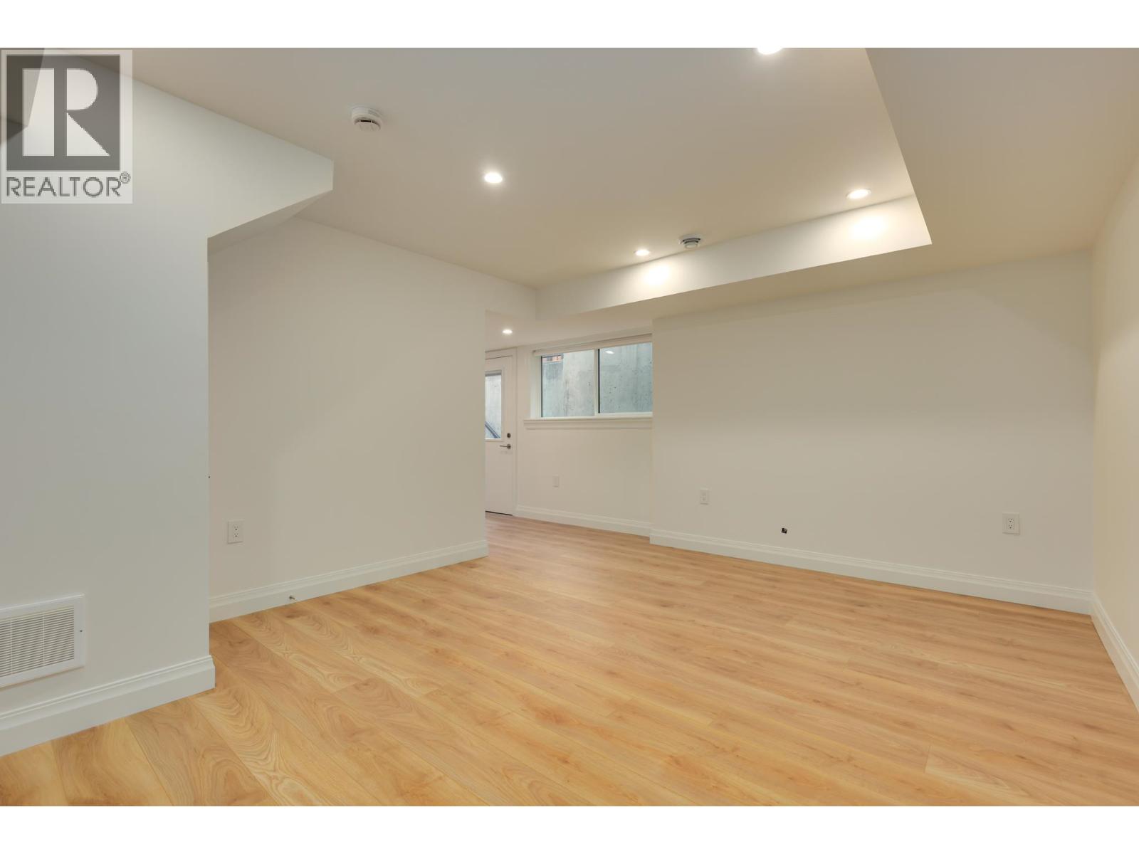 Photo 33 of 259 E 23rd Street, North Vancouver BC
