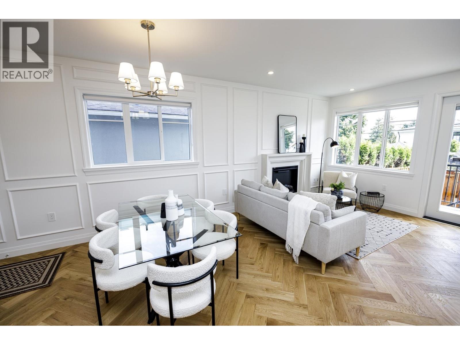 Photo 1 of 261 E 23rd Street, North Vancouver BC