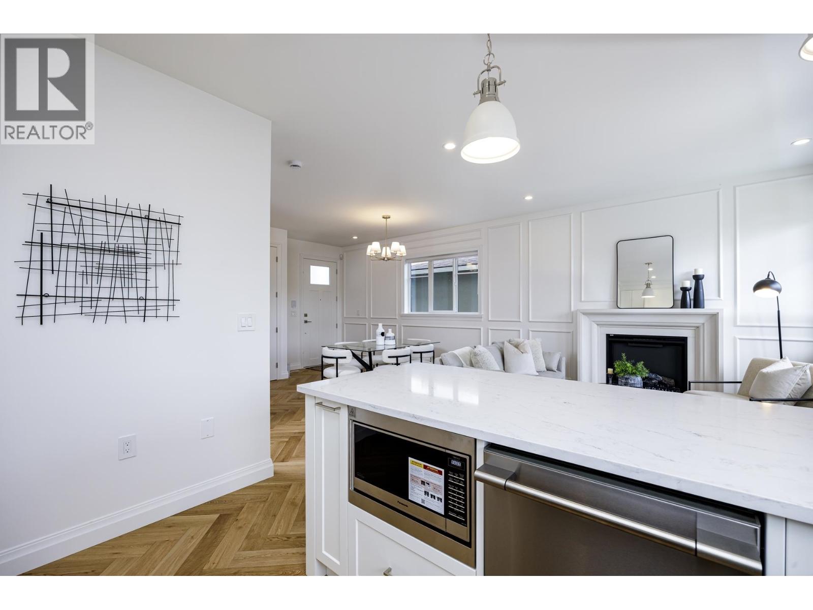 Photo 13 of 261 E 23rd Street, North Vancouver BC
