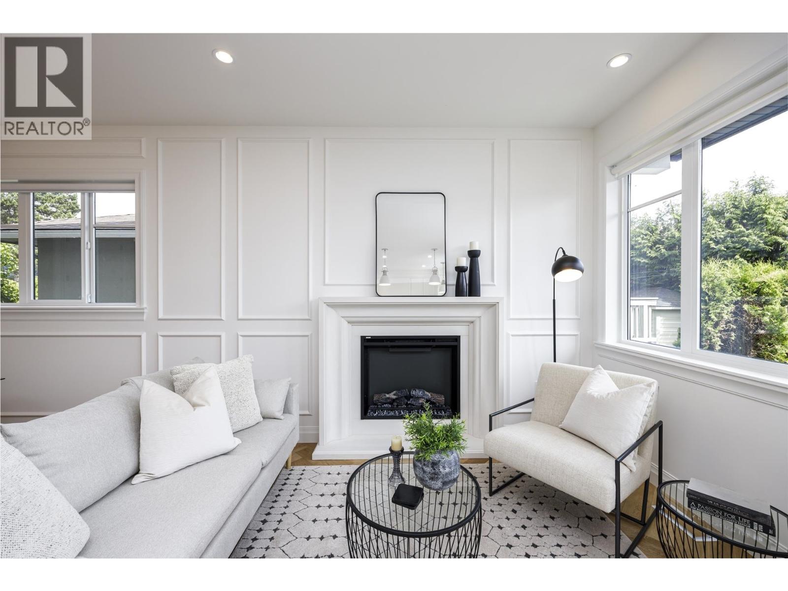 Photo 14 of 261 E 23rd Street, North Vancouver BC