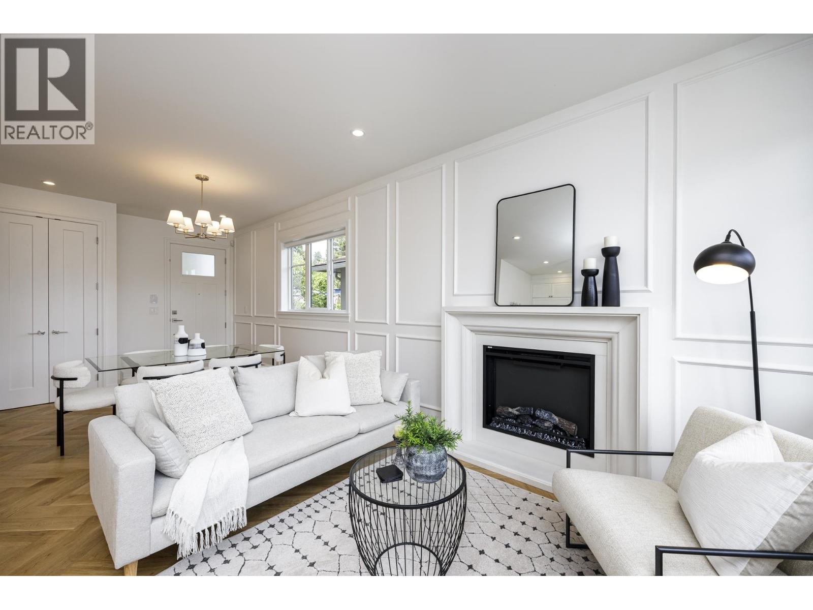 Photo 15 of 261 E 23rd Street, North Vancouver BC