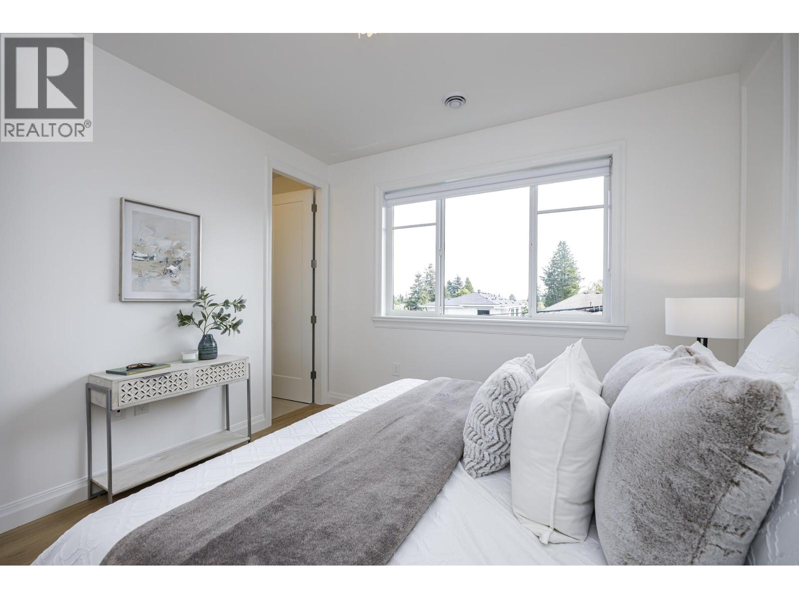 Photo 22 of 261 E 23rd Street, North Vancouver BC