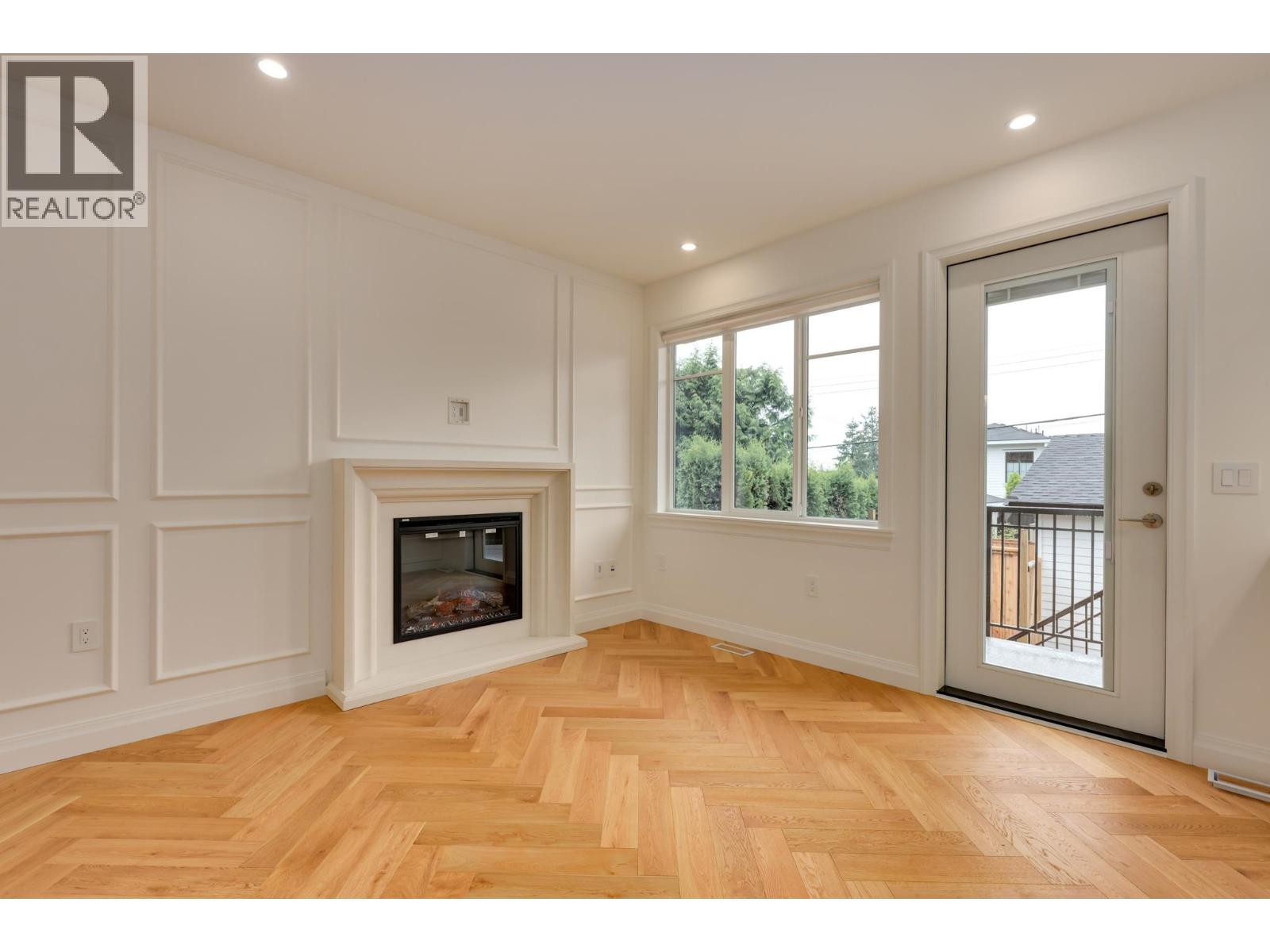 Photo 28 of 261 E 23rd Street, North Vancouver BC