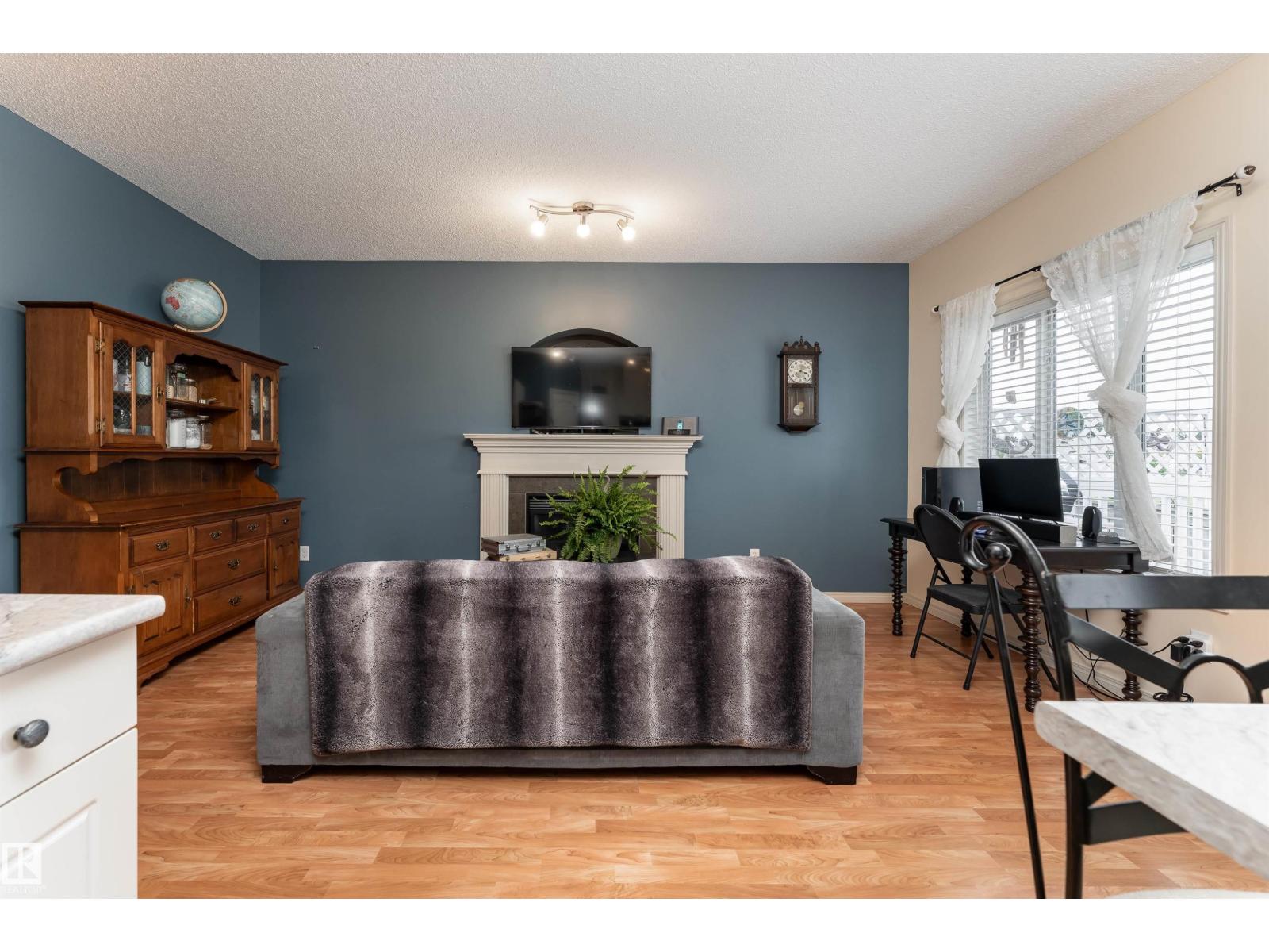 Photo 6 of 11724 10 Av Sw, Edmonton AB