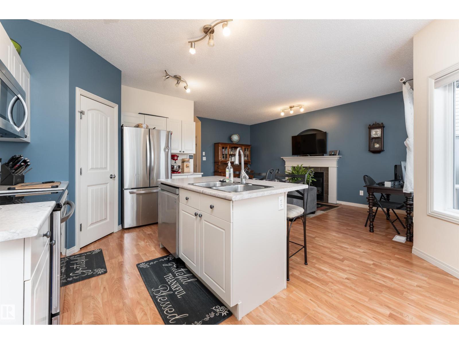Photo 4 of 11724 10 Av Sw, Edmonton AB