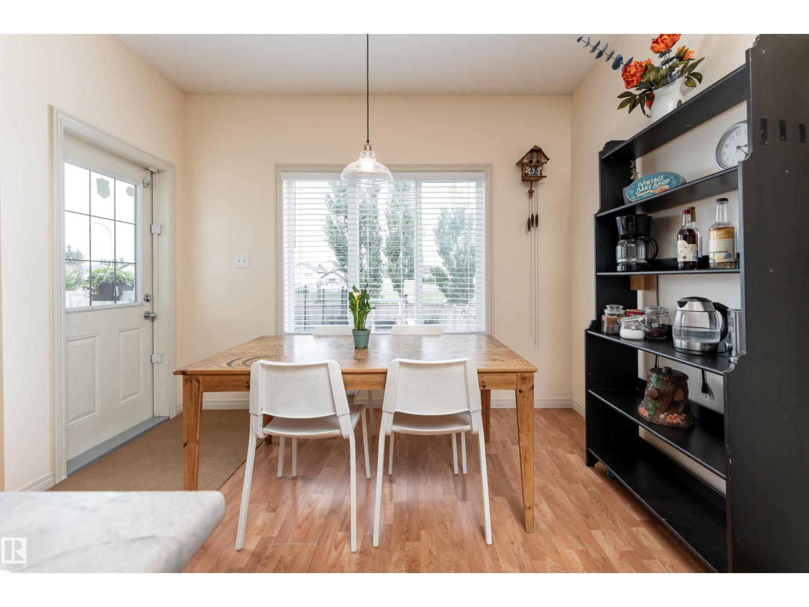 Photo 5 of 11724 10 Av Sw, Edmonton AB