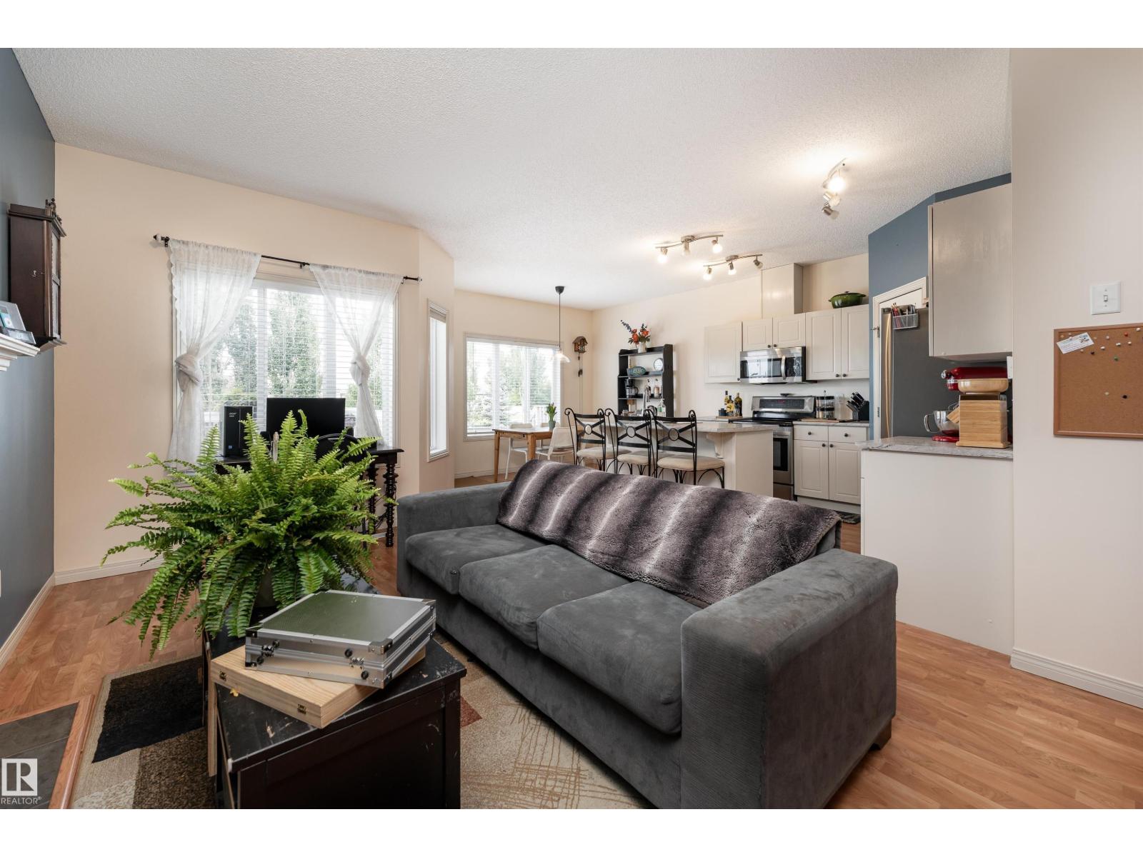 Photo 7 of 11724 10 Av Sw, Edmonton AB