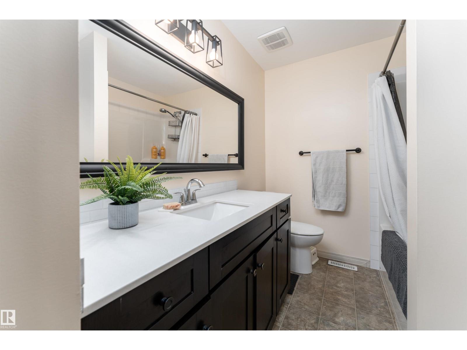 Photo 22 of 11724 10 Av Sw, Edmonton AB