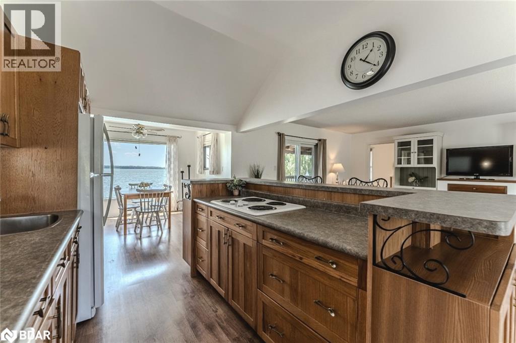 Photo 6 of 5580 Penetanguishene Road, Elmvale ON