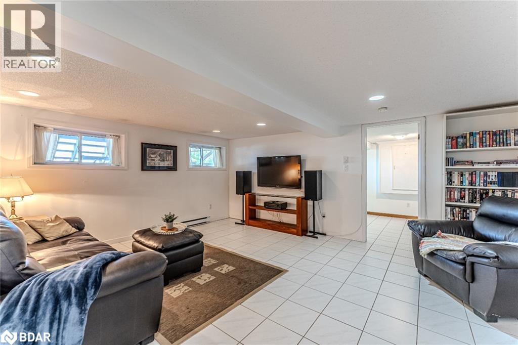 Photo 12 of 5580 Penetanguishene Road, Elmvale ON