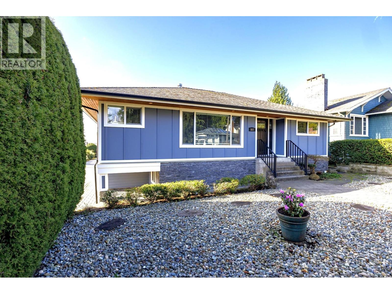 Photo 1 of 887 E 17th Street, North Vancouver BC