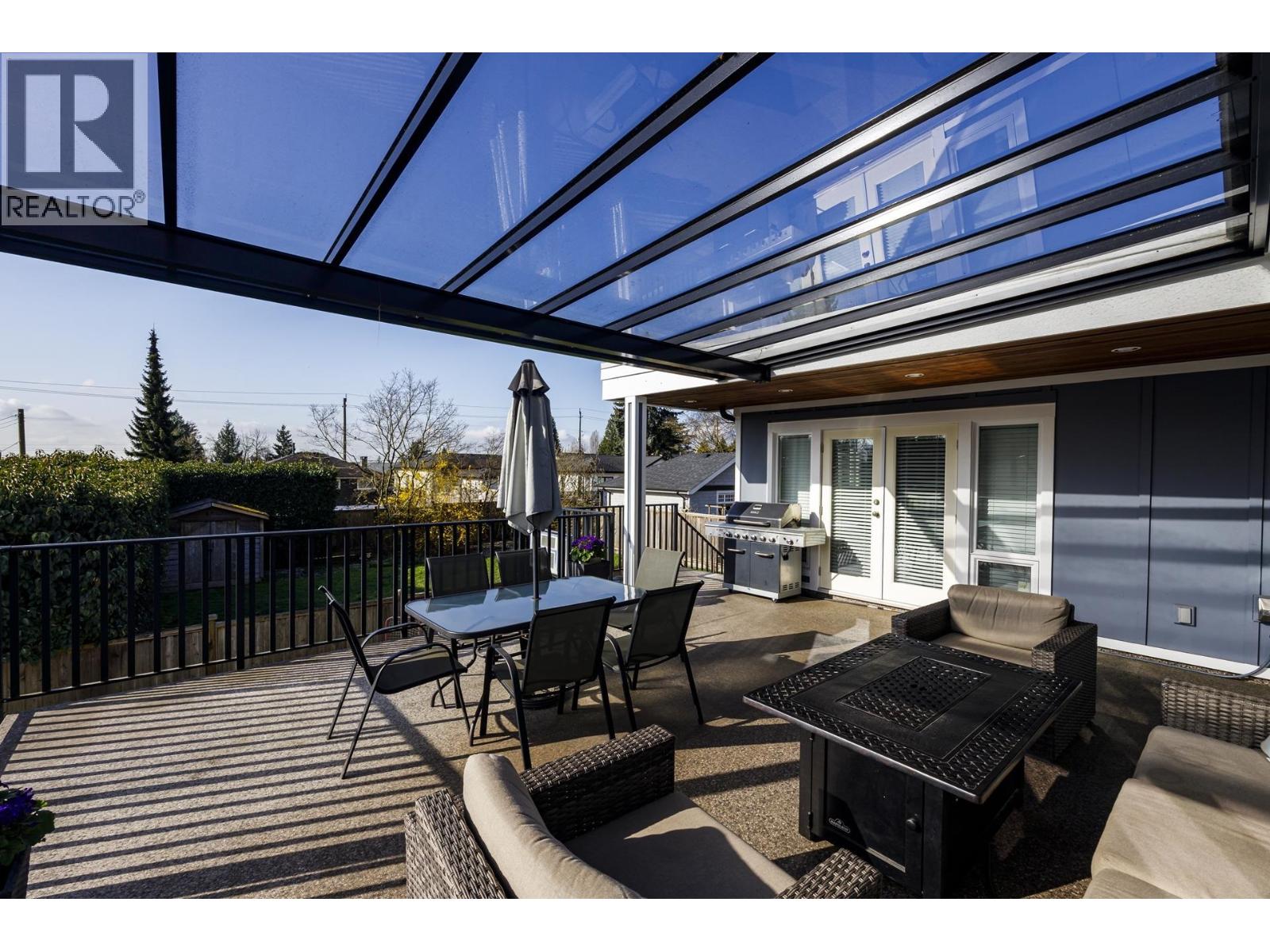 Photo 14 of 887 E 17th Street, North Vancouver BC