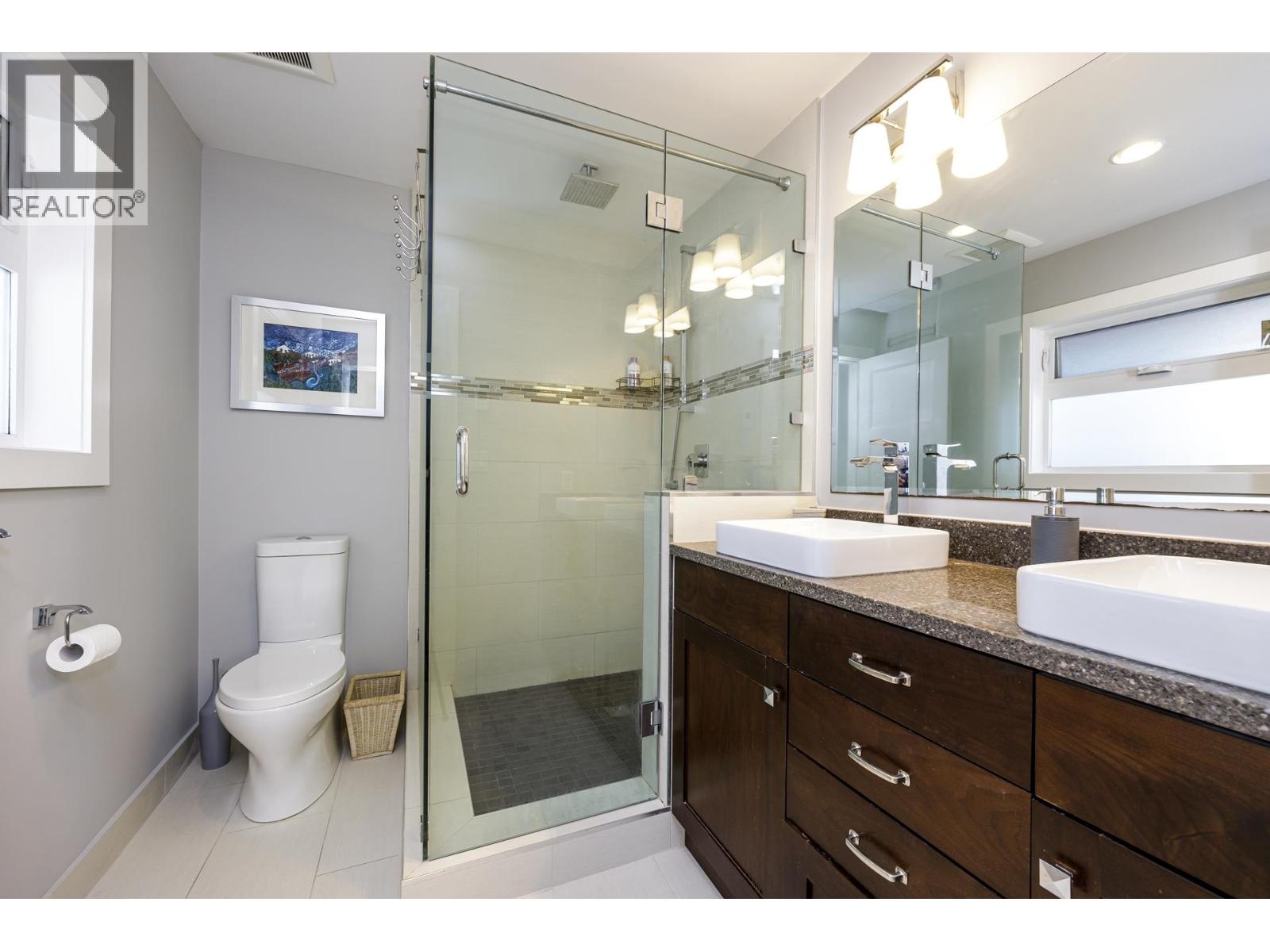 Photo 17 of 887 E 17th Street, North Vancouver BC