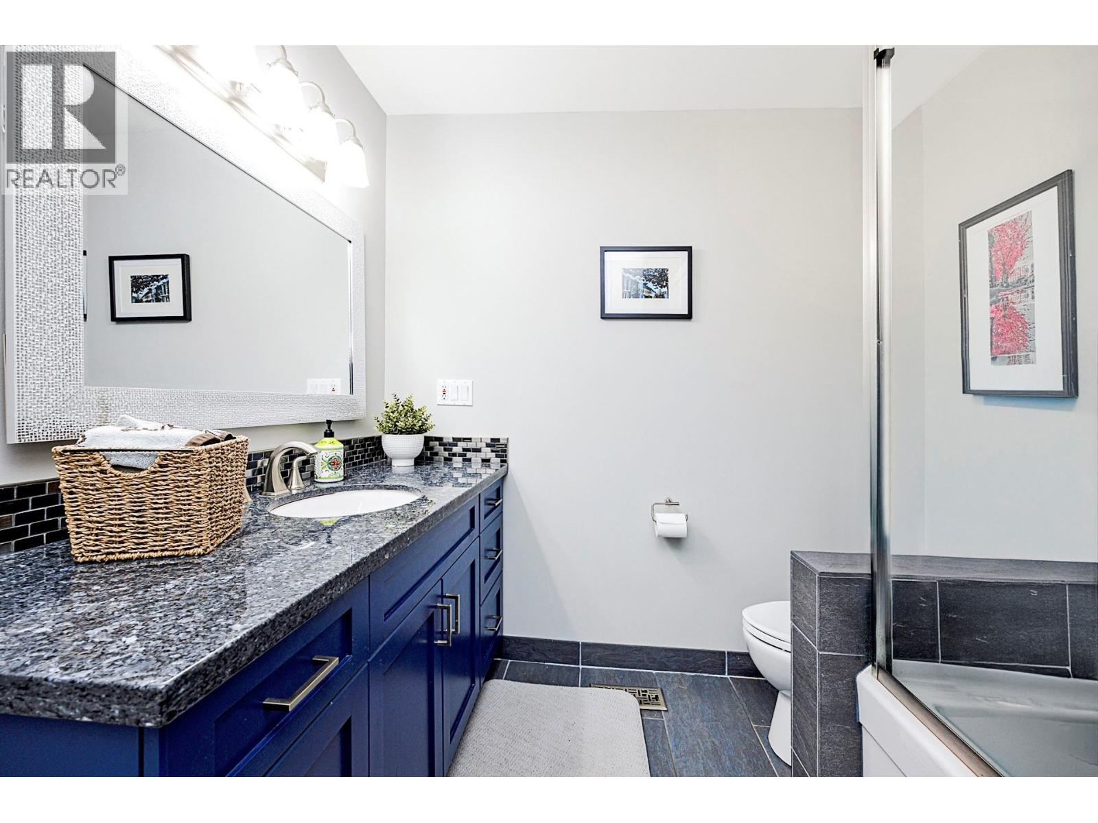 Photo 20 of 887 E 17th Street, North Vancouver BC