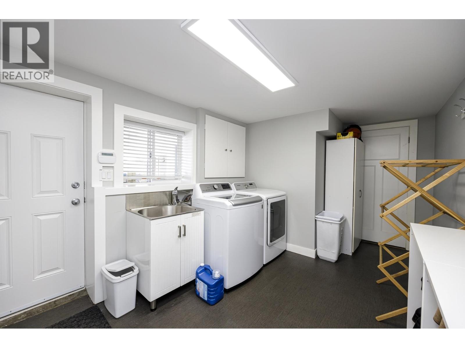 Photo 26 of 887 E 17th Street, North Vancouver BC