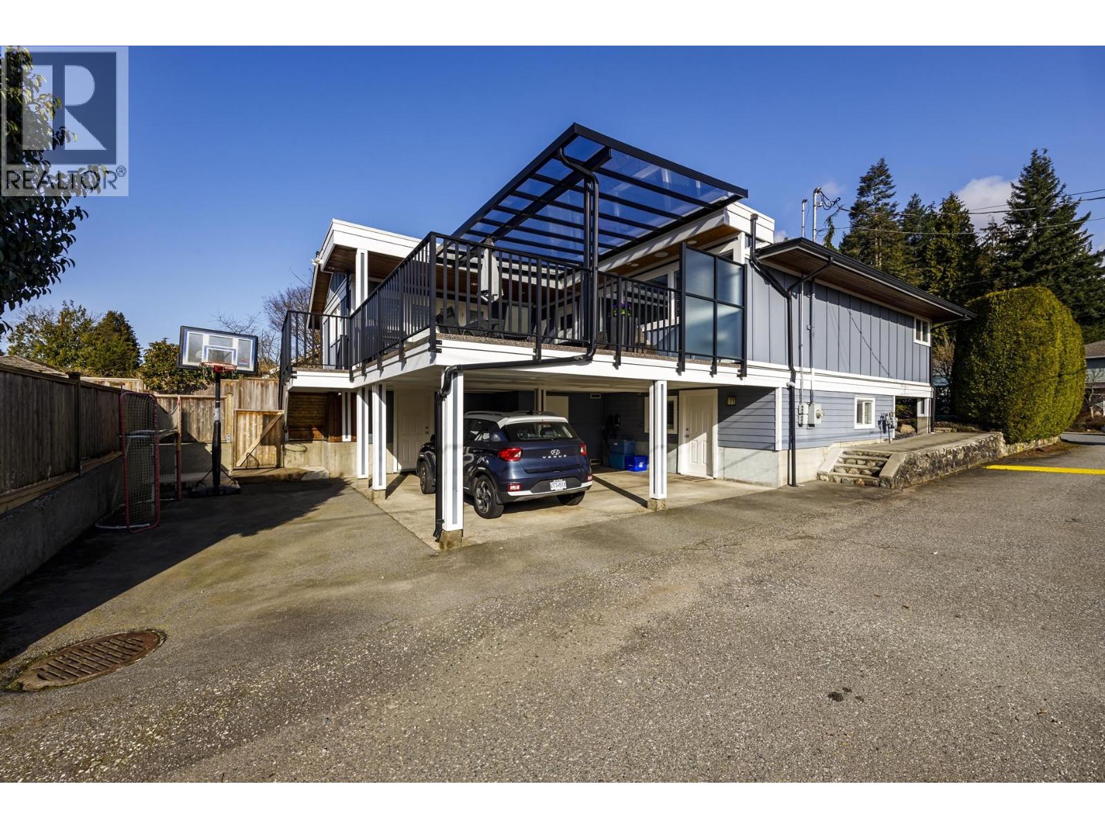Photo 31 of 887 E 17th Street, North Vancouver BC