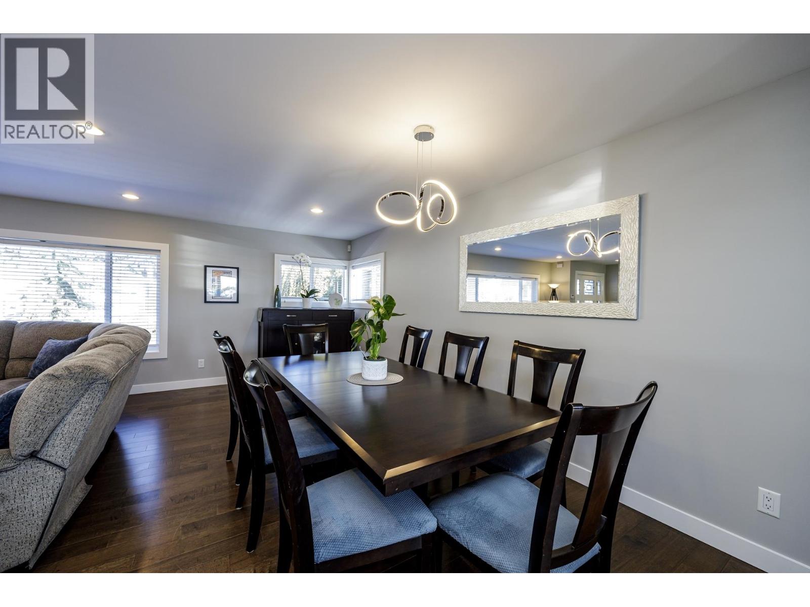 Photo 6 of 887 E 17th Street, North Vancouver BC