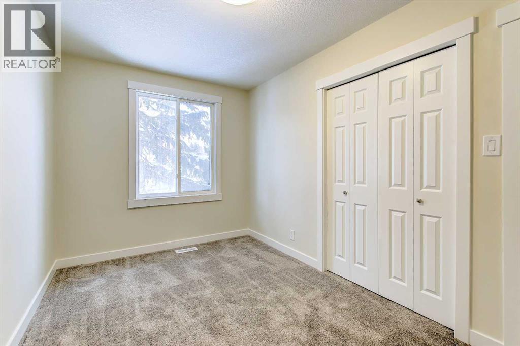 Photo 24 of 272 Acadia Drive Se, Calgary AB