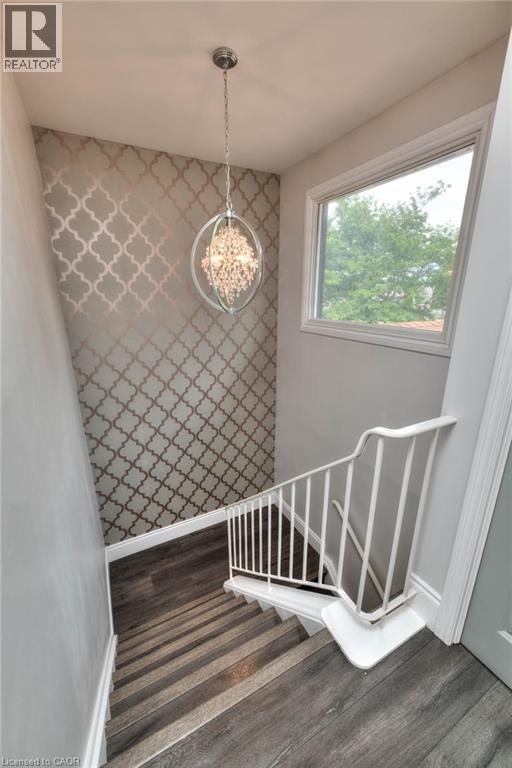 Photo 20 of 108 Brantwood Park Road, Brantford ON