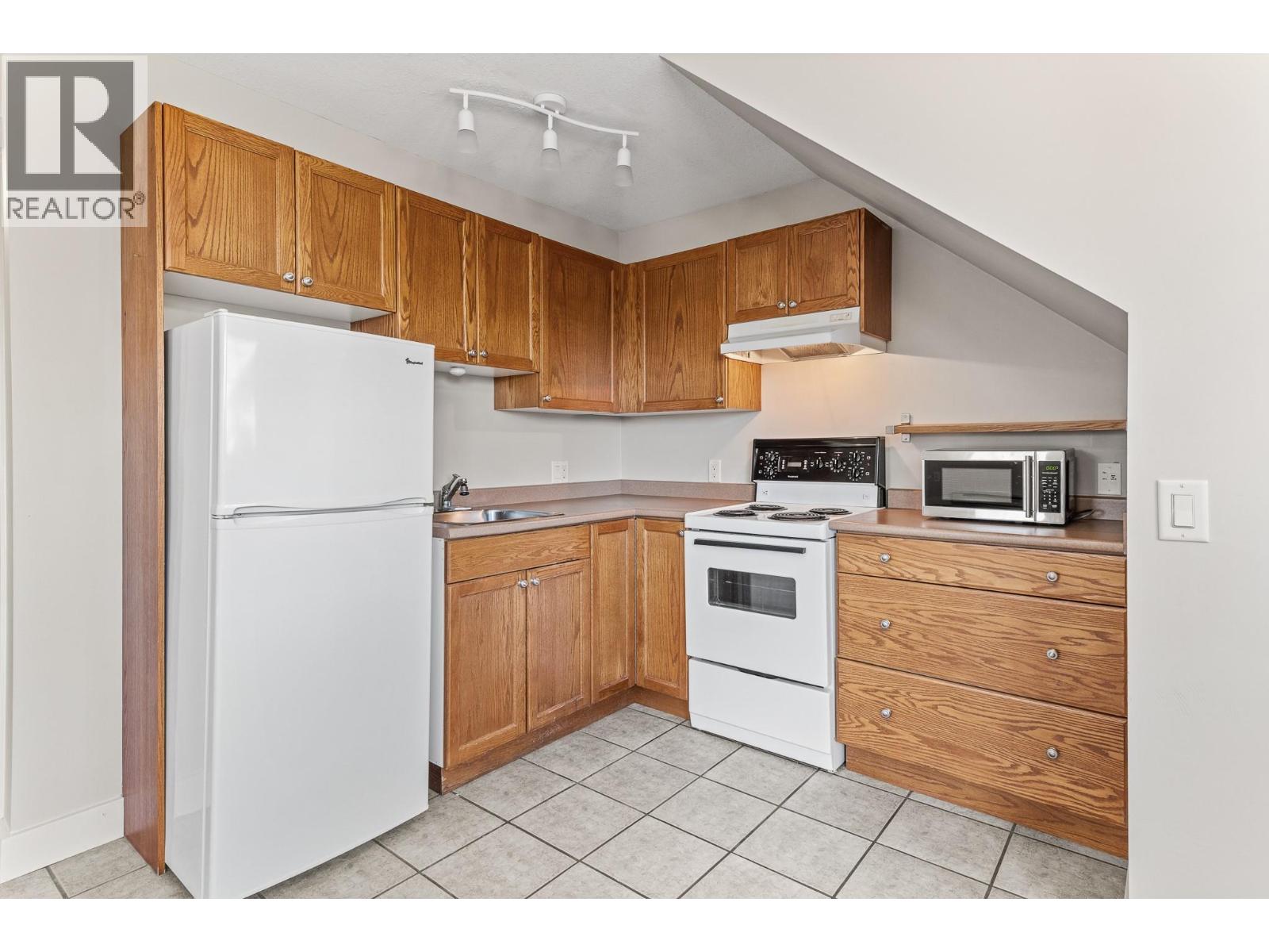 1590 West Kelowna Road, West Kelowna