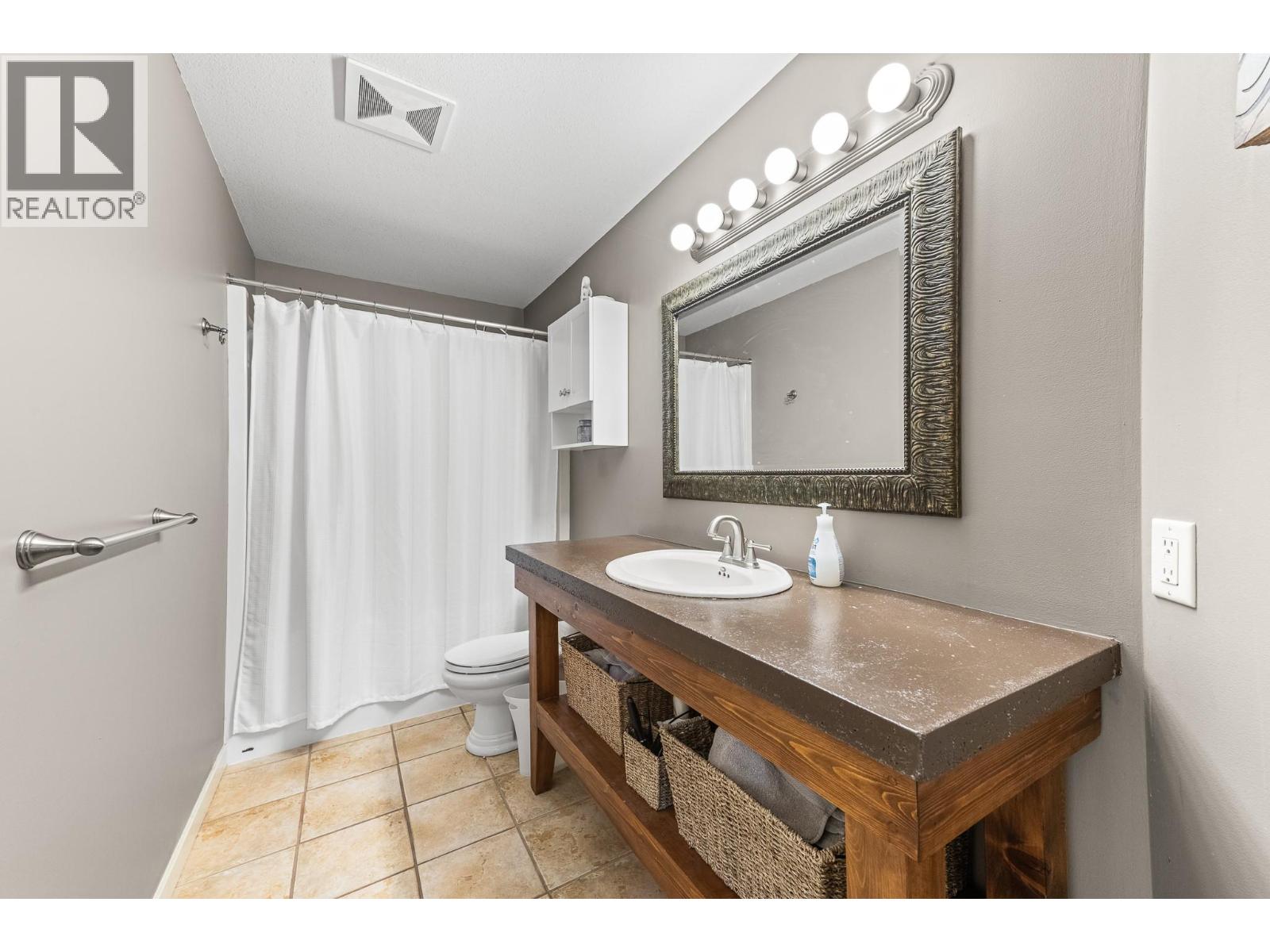  1590 West Kelowna Road, West Kelowna