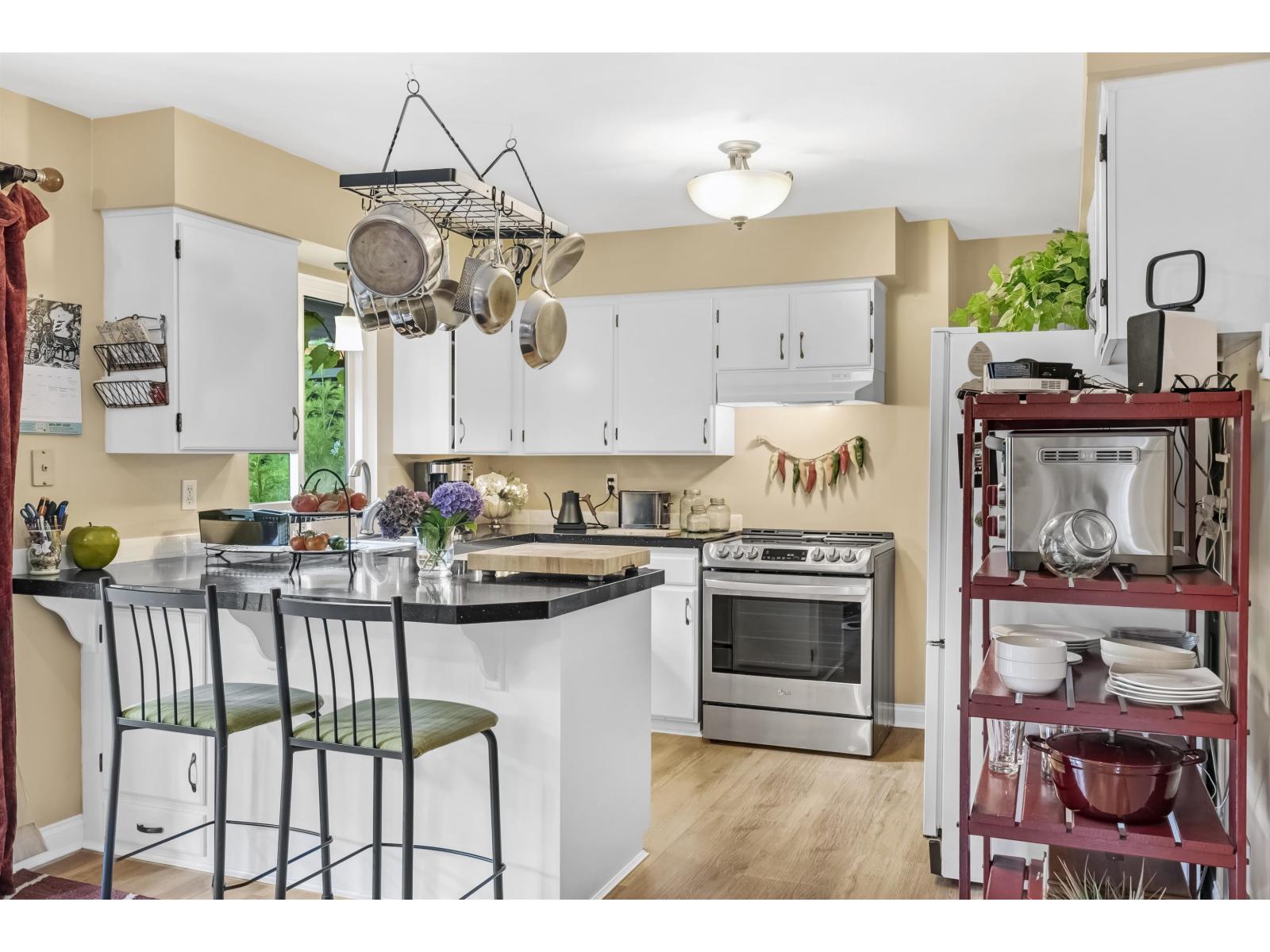 Photo 9 of 8331 Greenhill Place, Delta BC