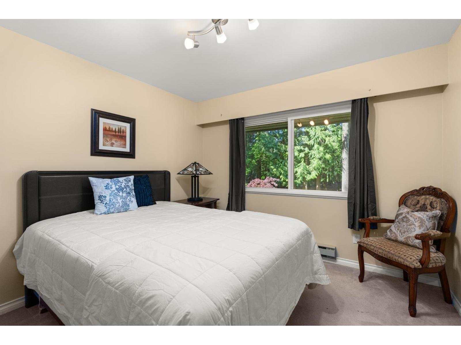 Photo 17 of 13514 20 Avenue, Surrey BC