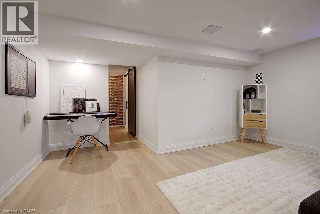 Photo 24 of 197 East 43rd Street, Hamilton ON