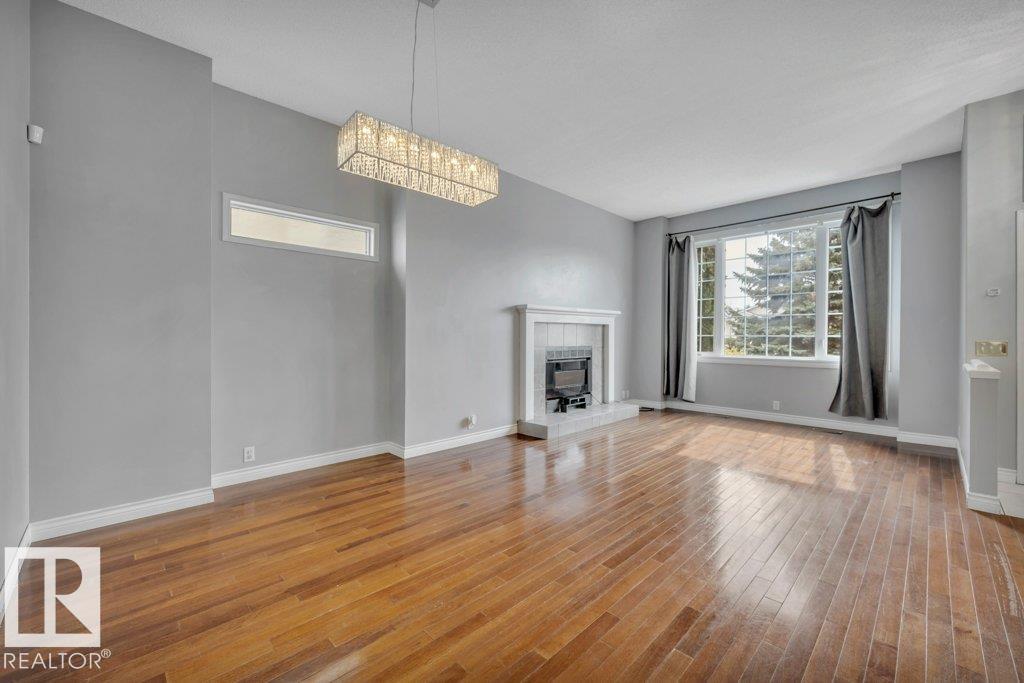 Photo 10 of 3524 40 Av Nw, Edmonton AB