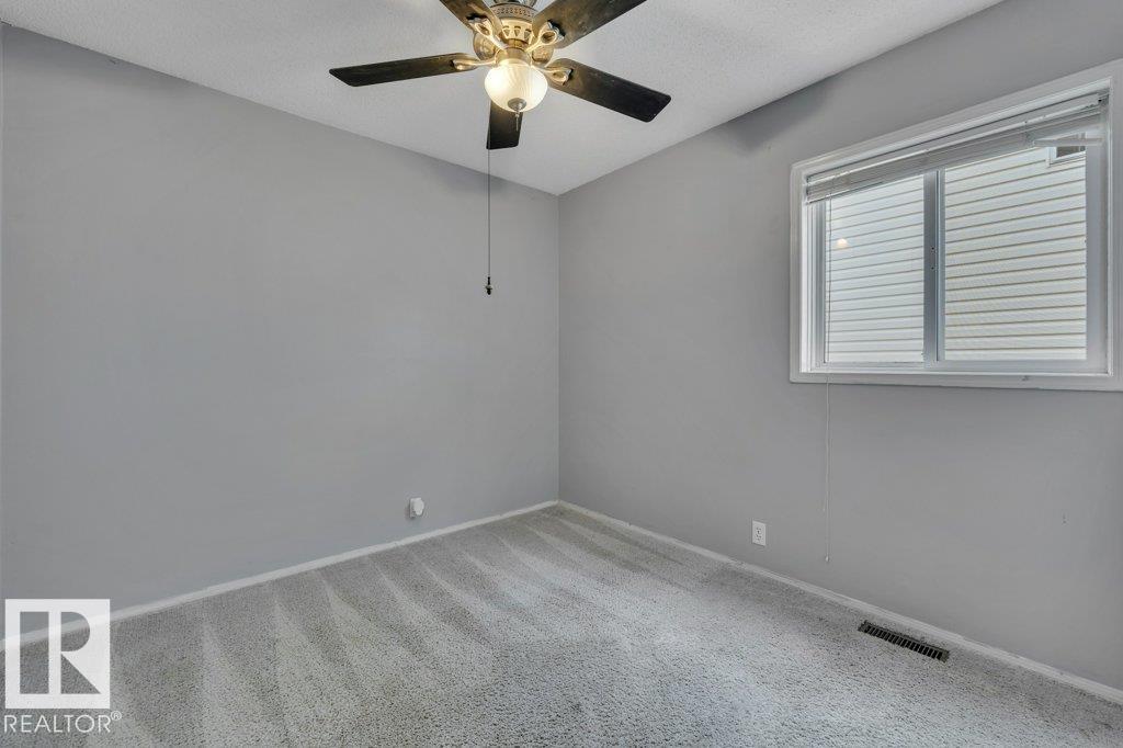 Photo 18 of 3524 40 Av Nw, Edmonton AB