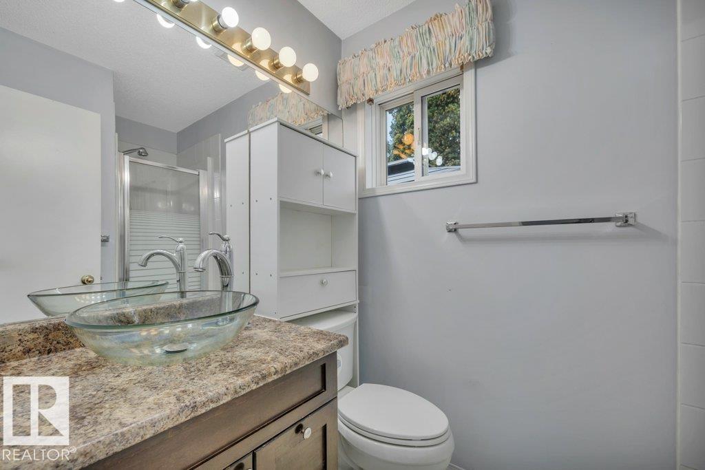 Photo 25 of 3524 40 Av Nw, Edmonton AB