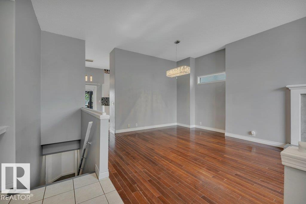 Photo 7 of 3524 40 Av Nw, Edmonton AB